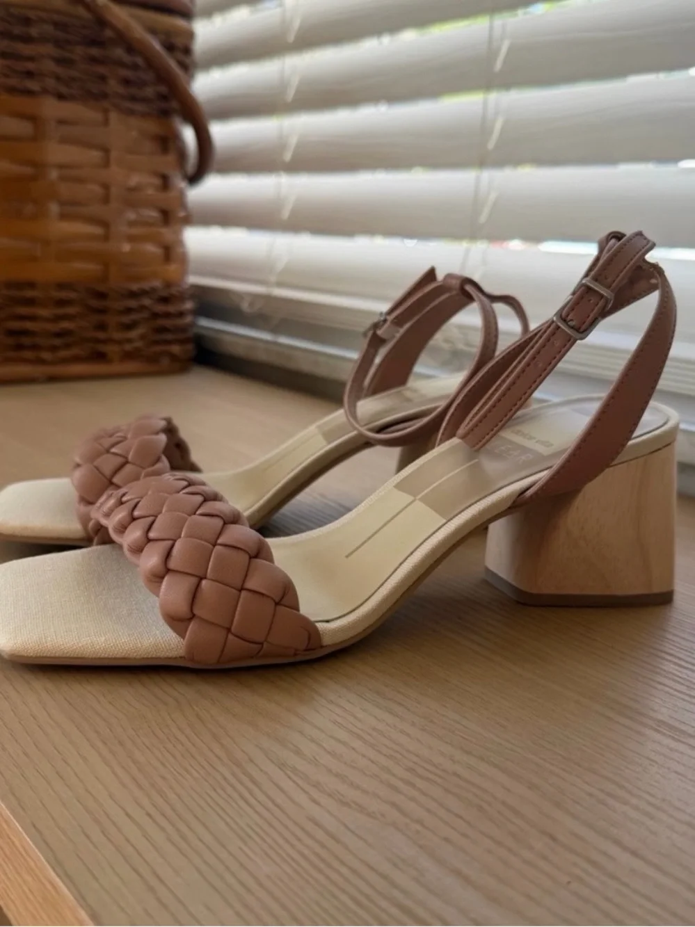 Dolce Vita Maren Sandal- size 6